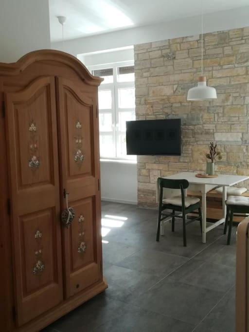 Lovely Apartment In The City Center Pula Exterior photo